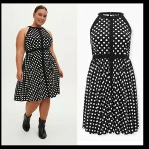 PLUS SIZE B/W POLKA-DOT MOCK NECK TORRID DRESS, SIZE 3, WORN ONCE
